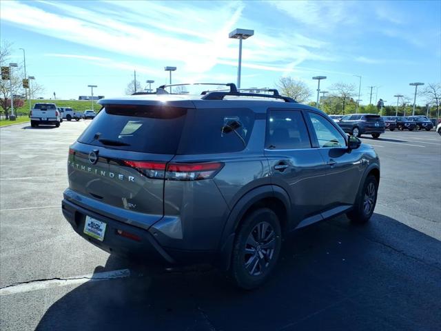2022 Nissan Pathfinder SV