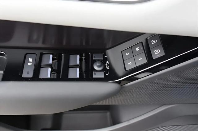 2026 Land Rover Range Rover Velar P250 Dynamic SE