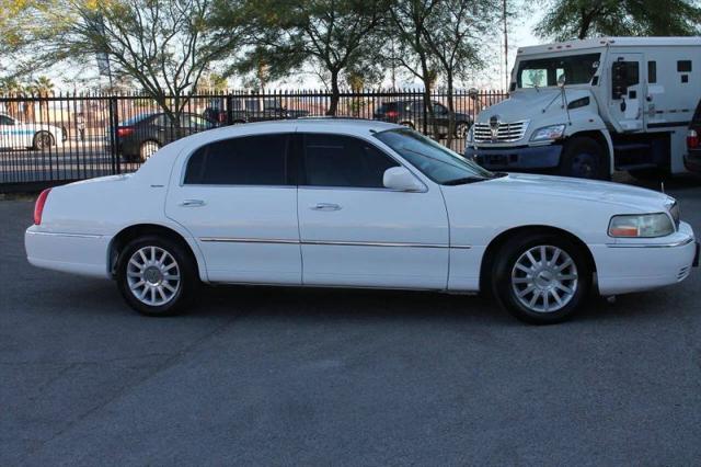 2006 Lincoln Town Car Signature