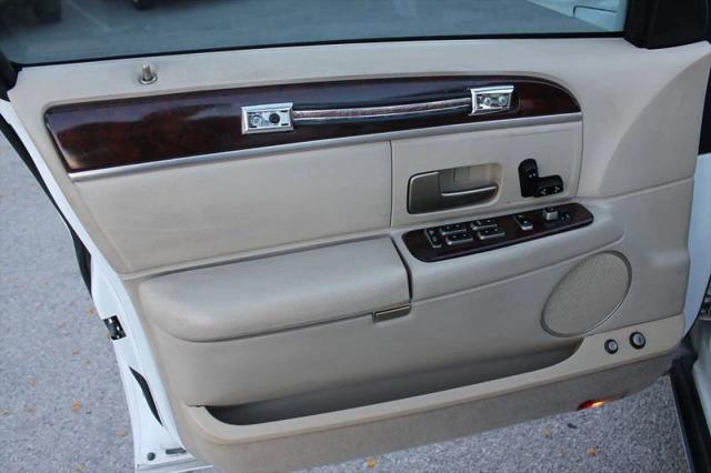 2006 Lincoln Town Car Signature