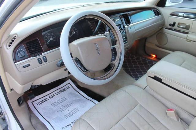 2006 Lincoln Town Car Signature
