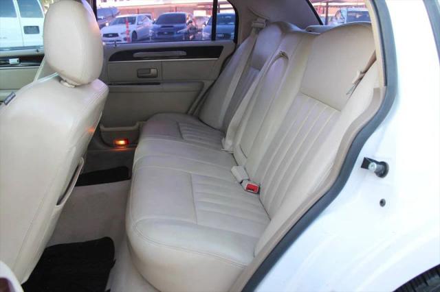 2006 Lincoln Town Car Signature