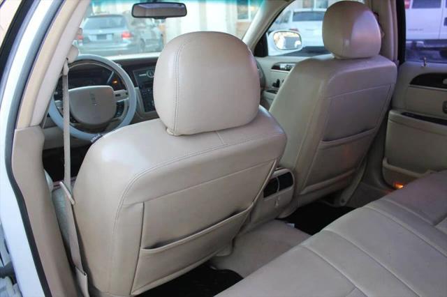 2006 Lincoln Town Car Signature