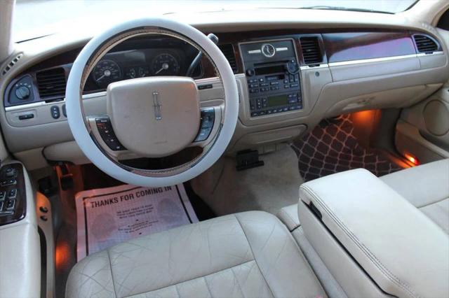 2006 Lincoln Town Car Signature