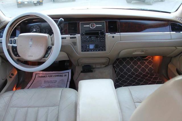 2006 Lincoln Town Car Signature