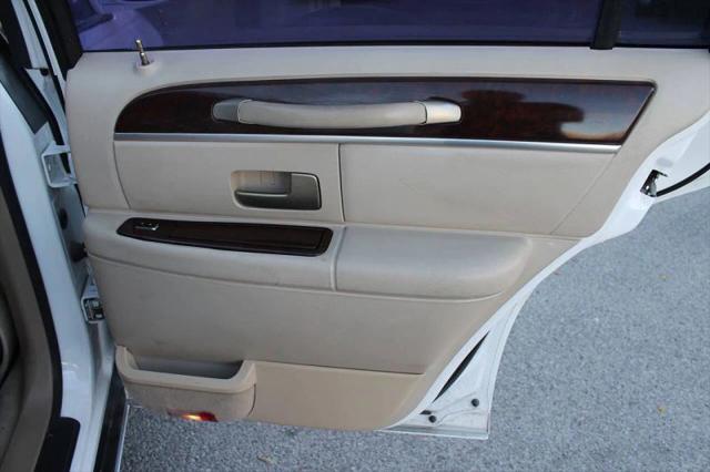 2006 Lincoln Town Car Signature