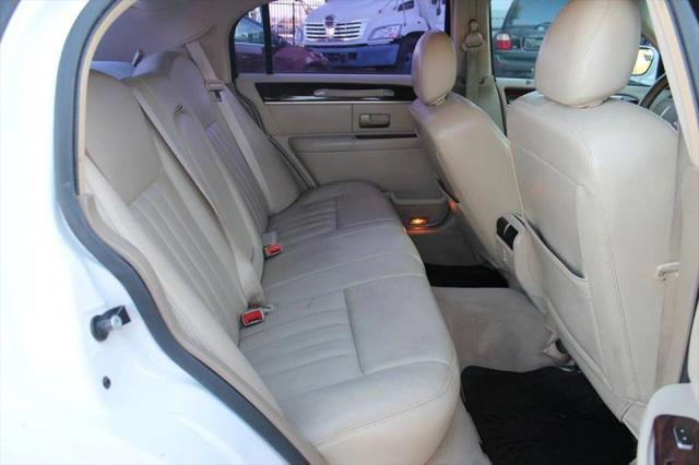 2006 Lincoln Town Car Signature