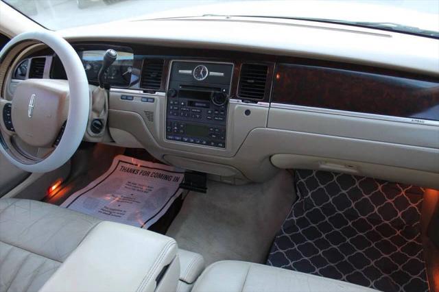 2006 Lincoln Town Car Signature