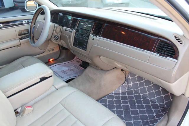 2006 Lincoln Town Car Signature
