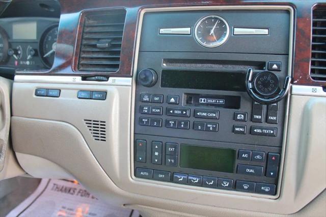 2006 Lincoln Town Car Signature