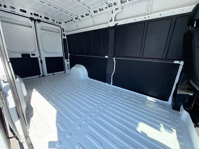 2025 Ram ProMaster 2500 Cargo Van Tradesman High Roof 159" WB w/Pass Seat