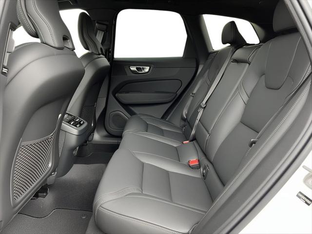 2026 Volvo XC60 B5 Ultra Black Edition