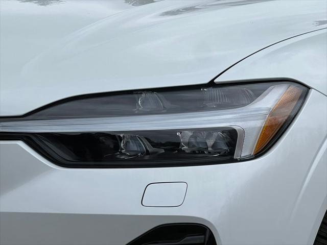 2026 Volvo XC60 B5 Ultra Black Edition