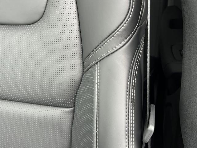 2026 Volvo XC60 B5 Ultra Black Edition