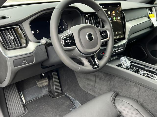 2026 Volvo XC60 B5 Ultra Black Edition