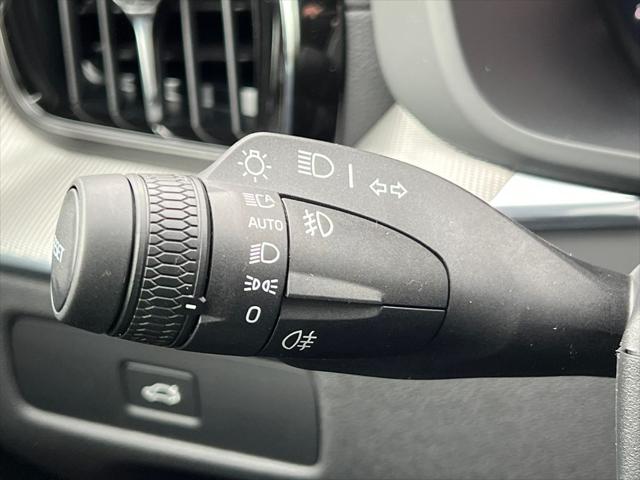 2026 Volvo XC60 B5 Ultra Black Edition