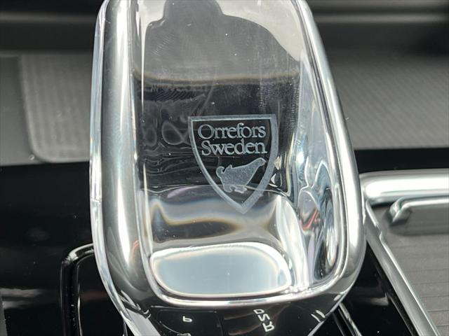 2026 Volvo XC60 B5 Ultra Black Edition
