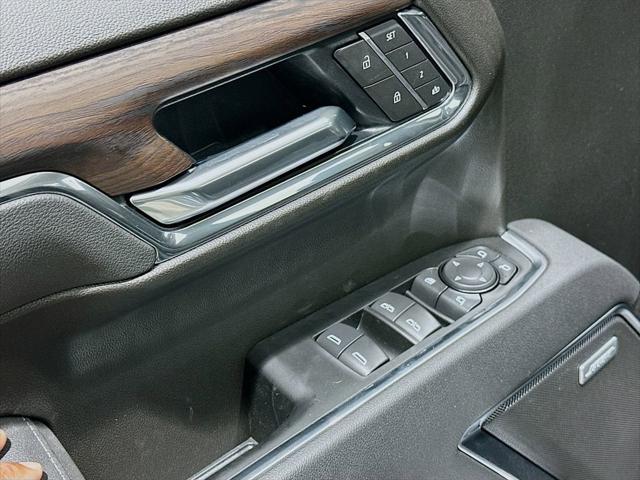 2026 GMC Sierra 1500 Crew Cab, Standard Bed, SLT, 4WD