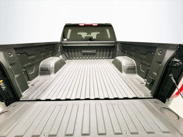 2026 GMC Sierra 1500 Crew Cab, Standard Bed, SLT, 4WD