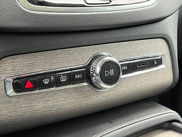 2022 Volvo XC90 T6 Inscription 6 Passenger
