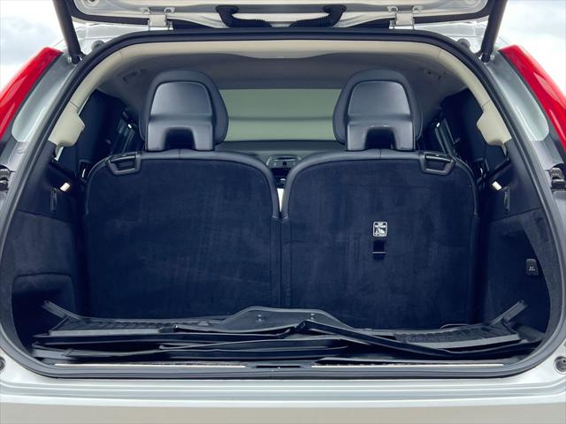 2022 Volvo XC90 T6 Inscription 6 Passenger