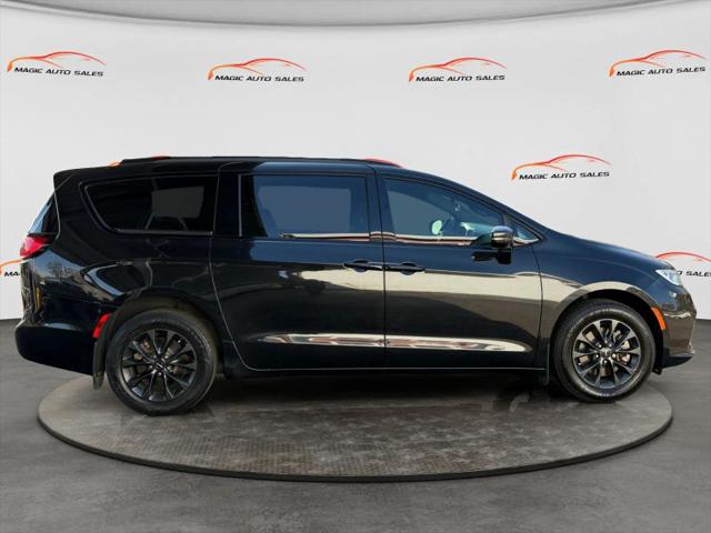 2021 Chrysler Pacifica Touring AWD