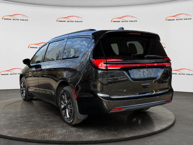 2021 Chrysler Pacifica Touring AWD