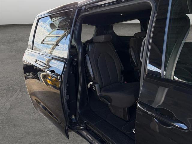 2021 Chrysler Pacifica Touring AWD