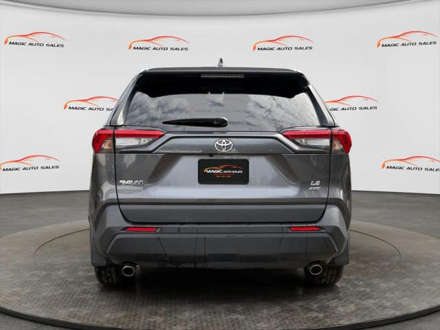 2023 Toyota RAV4 LE