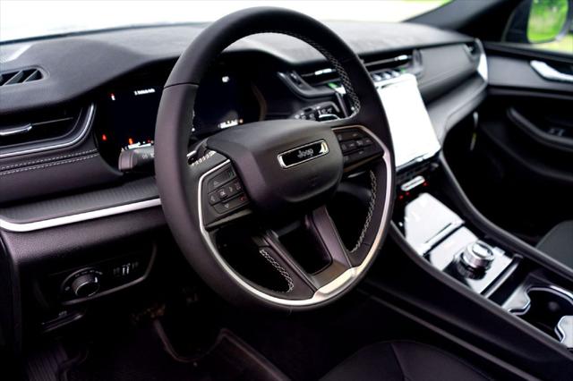 2026 Jeep Grand Cherokee L Altitude 4x2