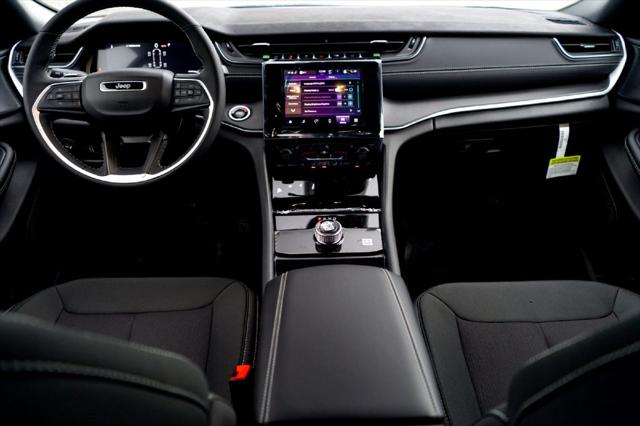 2026 Jeep Grand Cherokee L Altitude 4x2