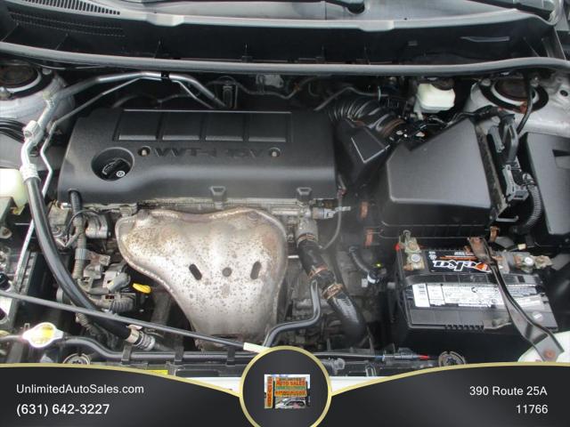 2009 Pontiac Vibe Base
