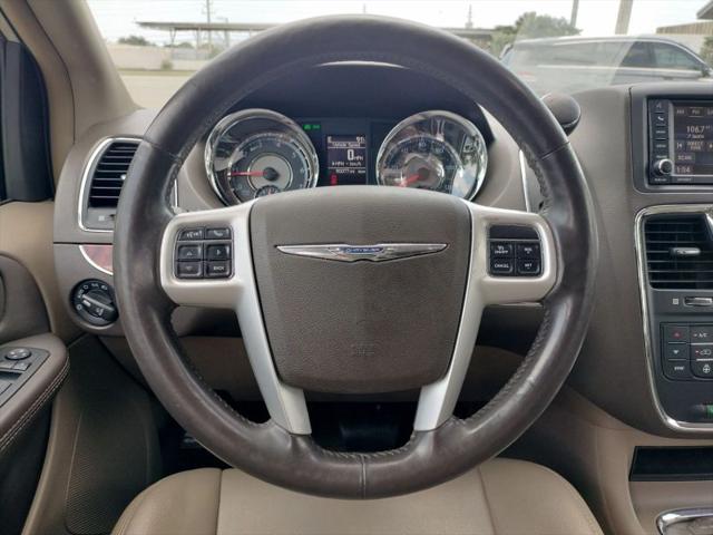 2014 Chrysler Town & Country Touring-L