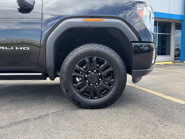2023 GMC Sierra 3500HD 4WD Crew Cab Standard Bed Denali
