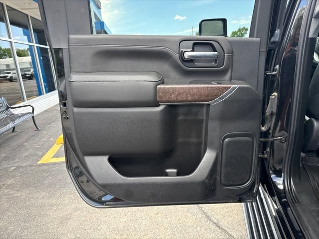 2023 GMC Sierra 3500HD 4WD Crew Cab Standard Bed Denali