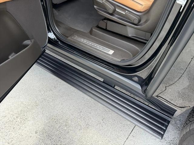2025 Cadillac Escalade ESV Premium Luxury