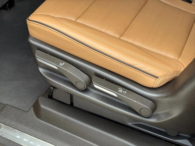 2025 Cadillac Escalade ESV Premium Luxury