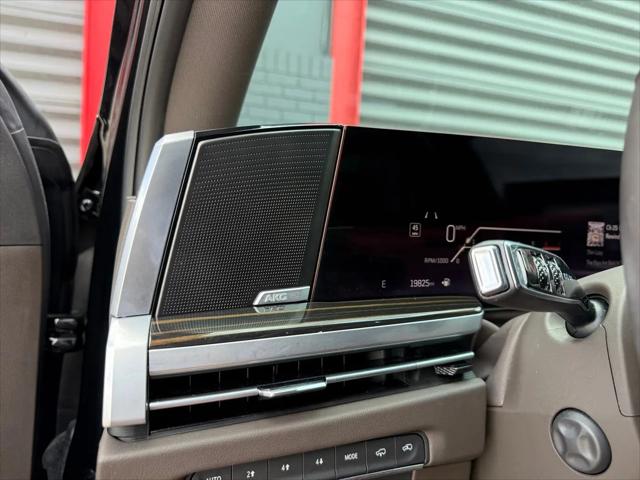 2025 Cadillac Escalade ESV Premium Luxury