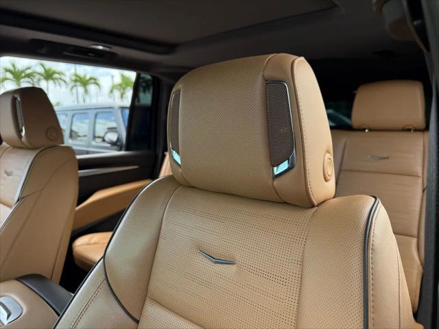 2025 Cadillac Escalade ESV Premium Luxury