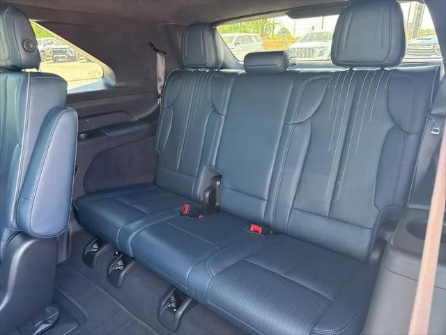 2025 Cadillac Escalade Luxury 2 AWD