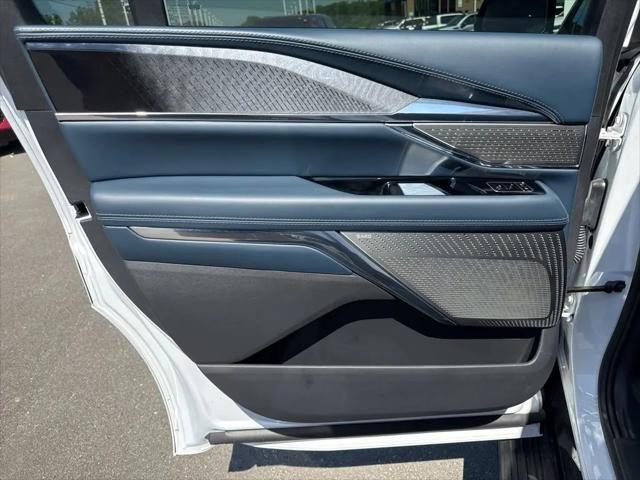 2025 Cadillac Escalade Luxury 2 AWD