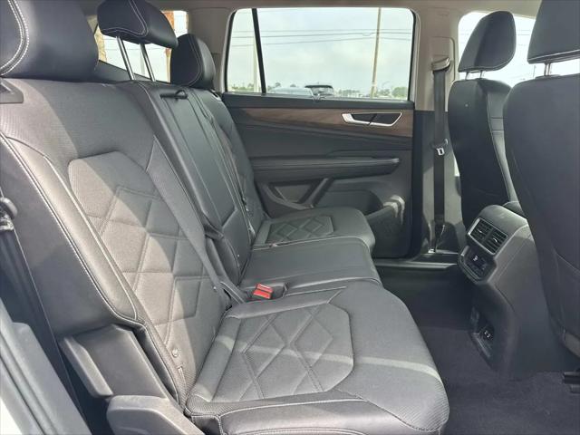 2025 Volkswagen Atlas 2.0T SE w/Technology