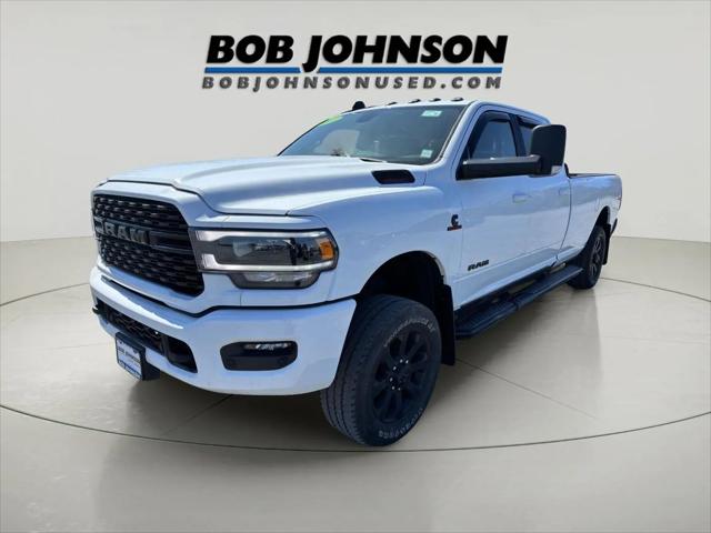2022 Ram 3500 Big Horn Crew Cab 4x4 8' Box