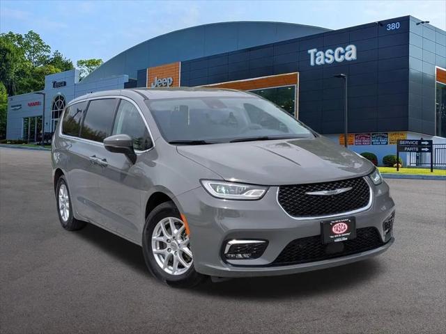 2023 Chrysler Pacifica Touring L for sale in Elmsford, NY