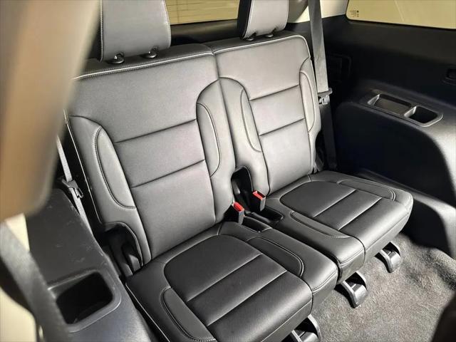 2023 GMC Acadia AWD Denali