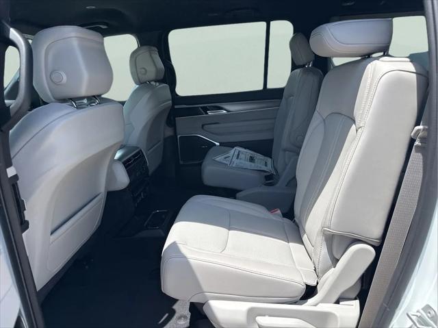 2026 Jeep Grand Wagoneer 4x2