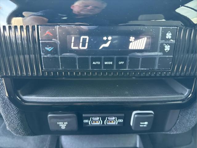 2026 Jeep Grand Wagoneer 4x2