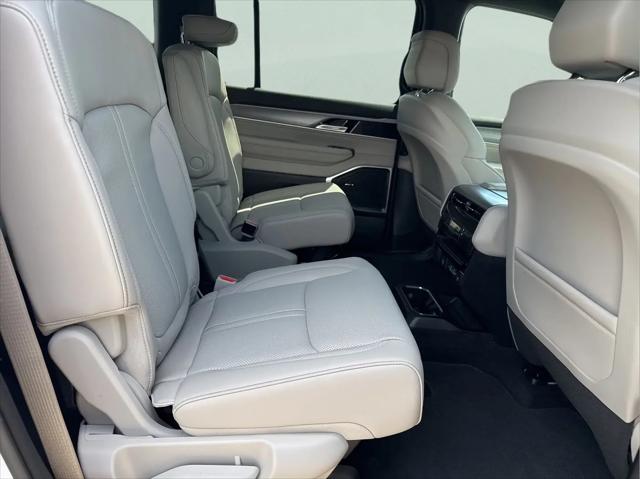 2026 Jeep Grand Wagoneer 4x2