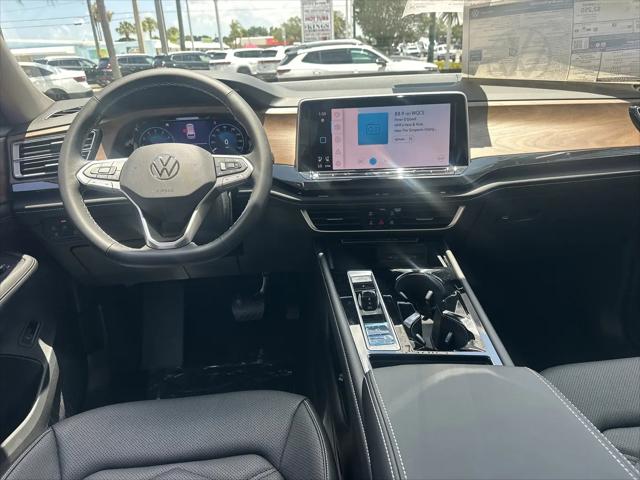 2026 Volkswagen Atlas SE with Technology