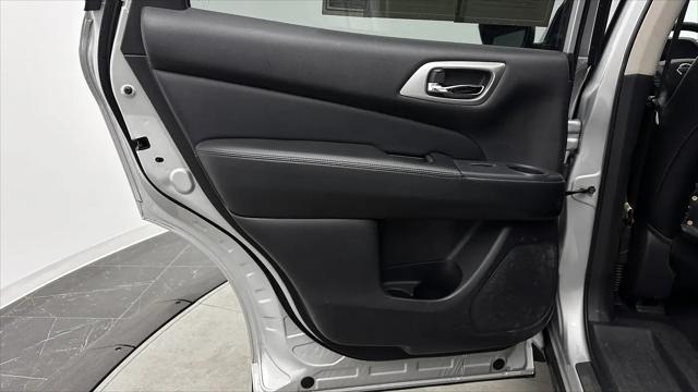 2019 Nissan Pathfinder SL
